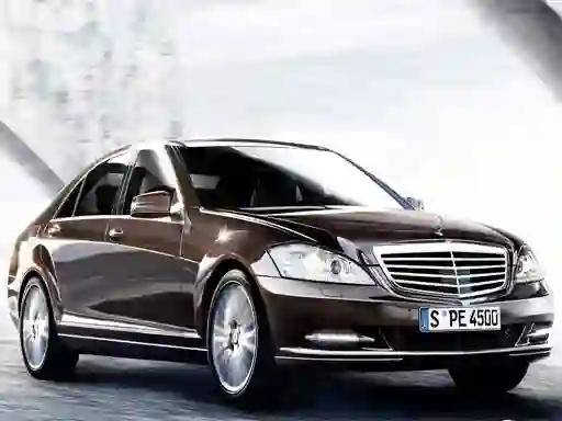 Luxury Sedan Suzzle